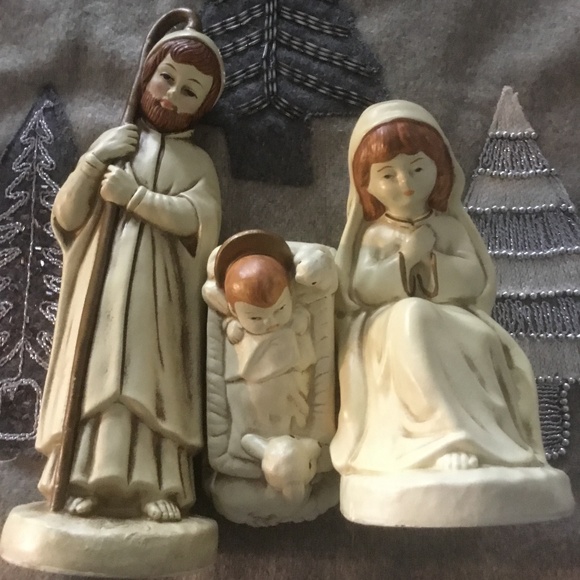 Baby Jesus with Mary and Joseph vintage nativity set three figurines - Picture 1 of 3